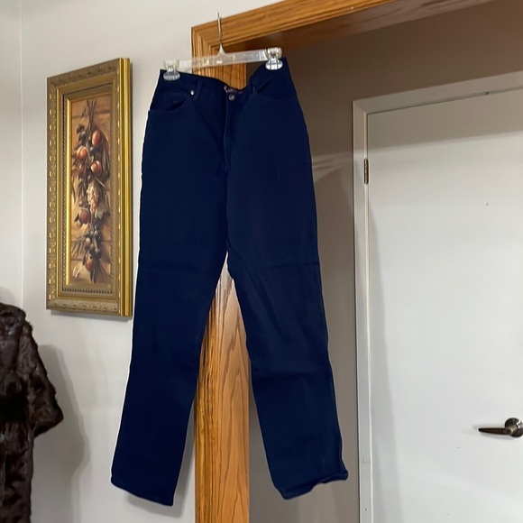 Gloria Vanderbilt “Amanda” Dark Blue Jean - Picture 1 of 5